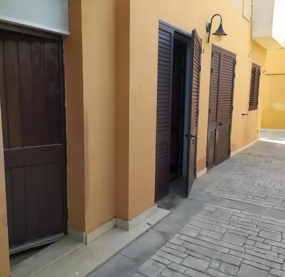 استودیوی استاندارد, Agathae Hotel & Residence