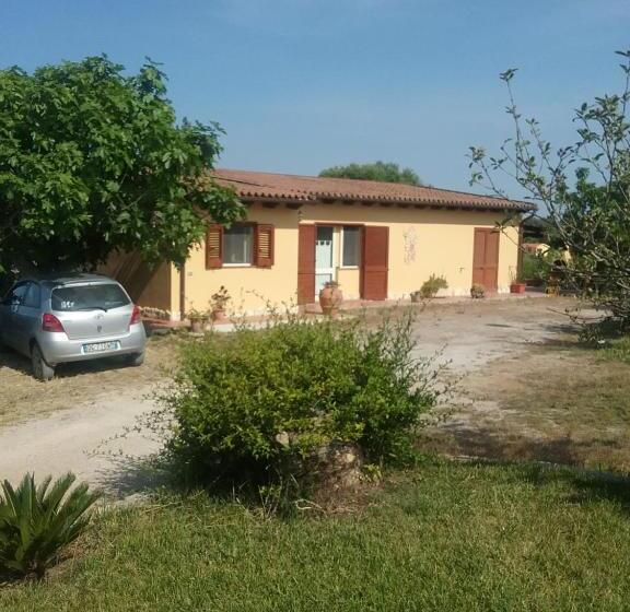 חדר בסיסי, B&b Castiglias