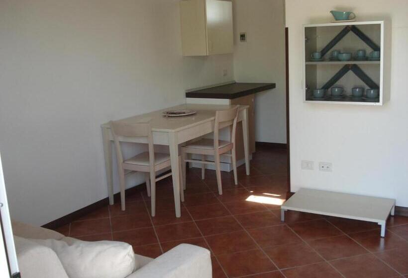 דירת חדר, B&b Castiglias