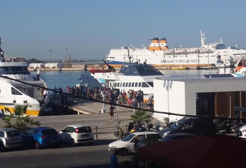 带海景的高档三人间, Almaran B&b Trapani Port & City