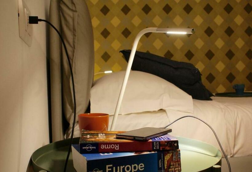 Standard Triple Room, La Controra Guesthouse Roma