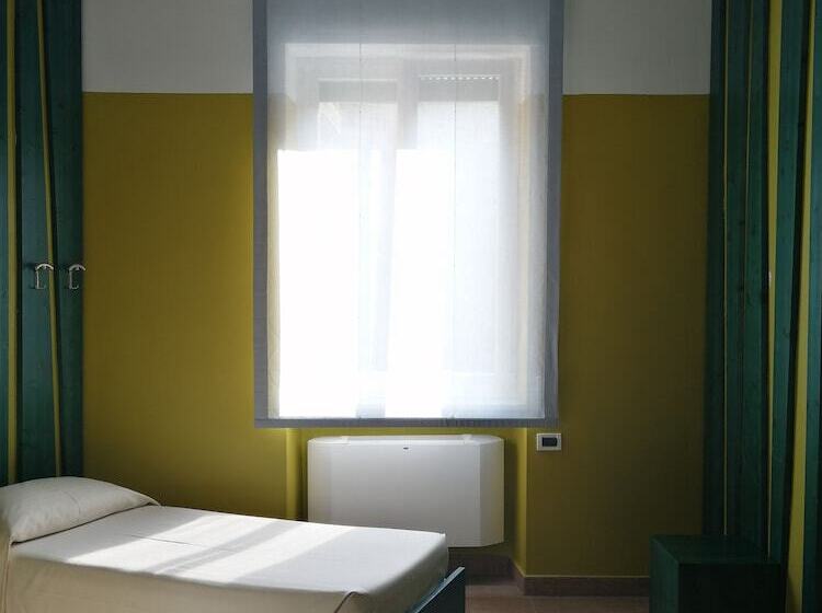 اتاق سوپریور, Roma Scout Center