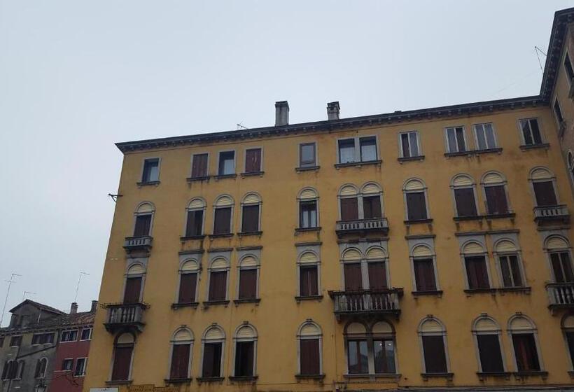 اتاق استاندارد با چشم‌انداز, Alloggi Gerotto Calderan 1