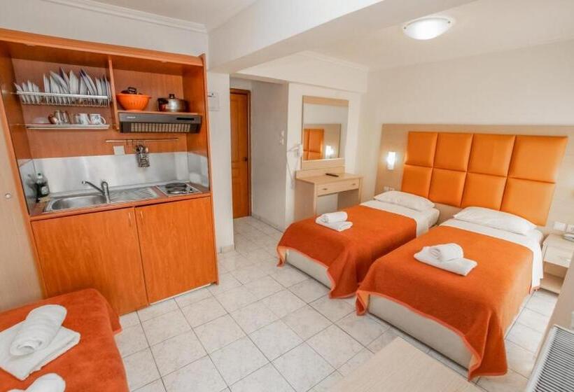 חדר סטנדרט לארבעה, Avra