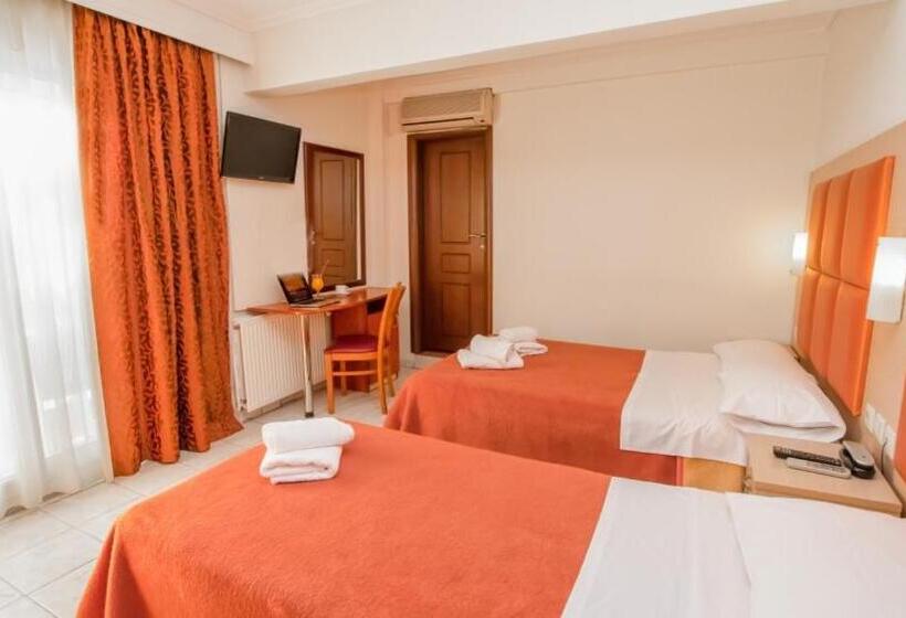 חדר סטנדרט לארבעה, Avra