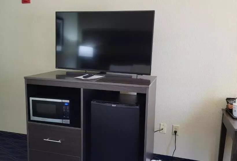 身障者適用キングサイズベッドルーム, Best Western Troy Inn