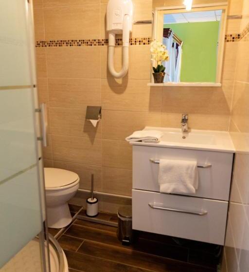 컴포트 룸, Henri Iv