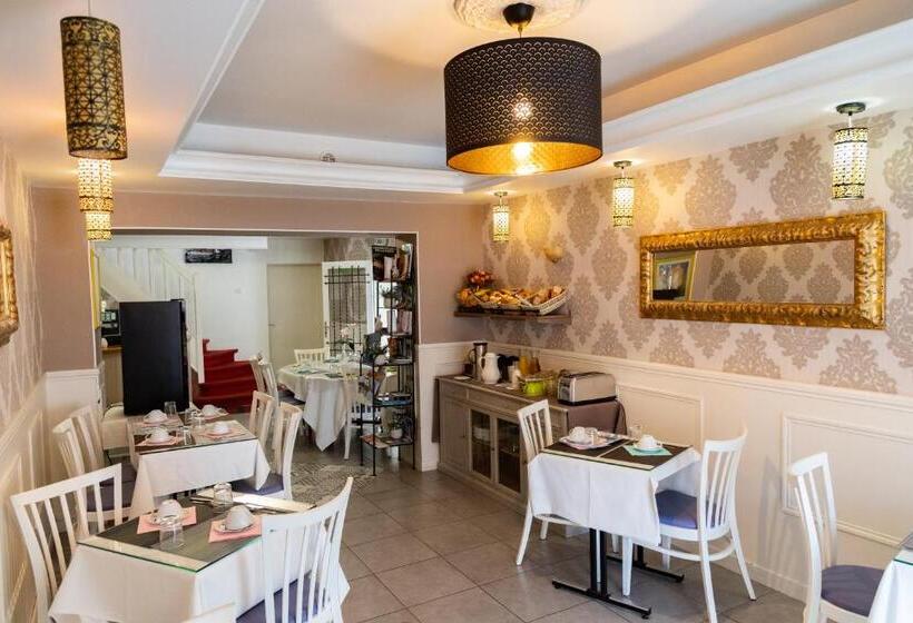 스탠다드 트리플 룸, Henri Iv