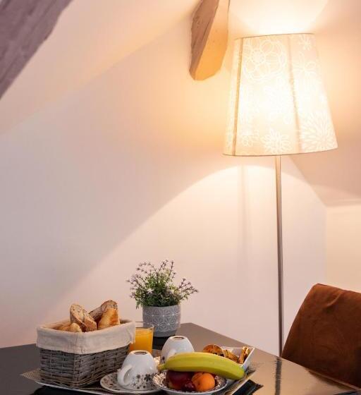 스탠다드 트리플 룸, Henri Iv