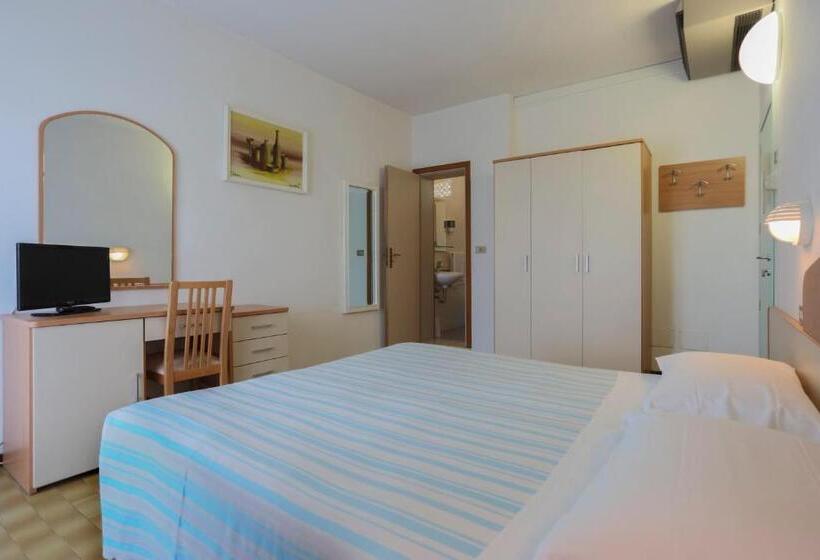 اتاق استاندارد با بالکن, Ideal Bianchini