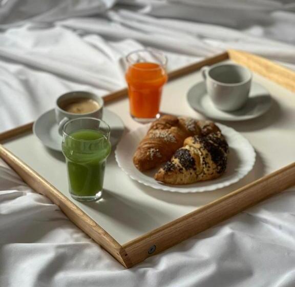 اتاق استاندارد سه نفره, Rossovino Milano