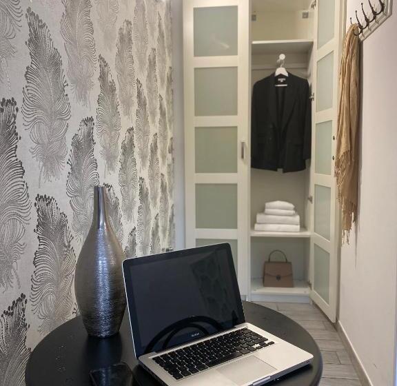 اتاق استاندارد سه نفره, Rossovino Milano