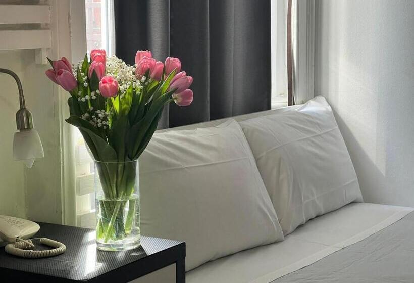 اتاق استاندارد سه نفره, Rossovino Milano