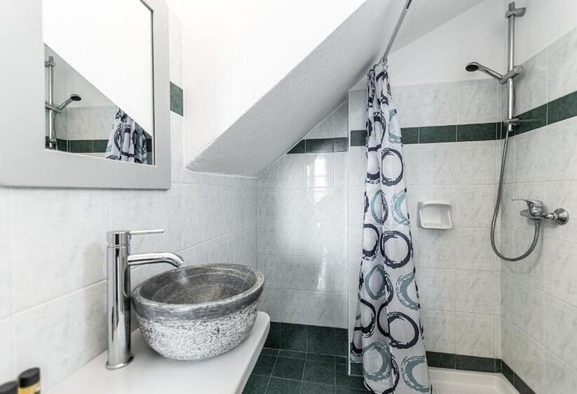 豪华单人间, Pension Irene 2