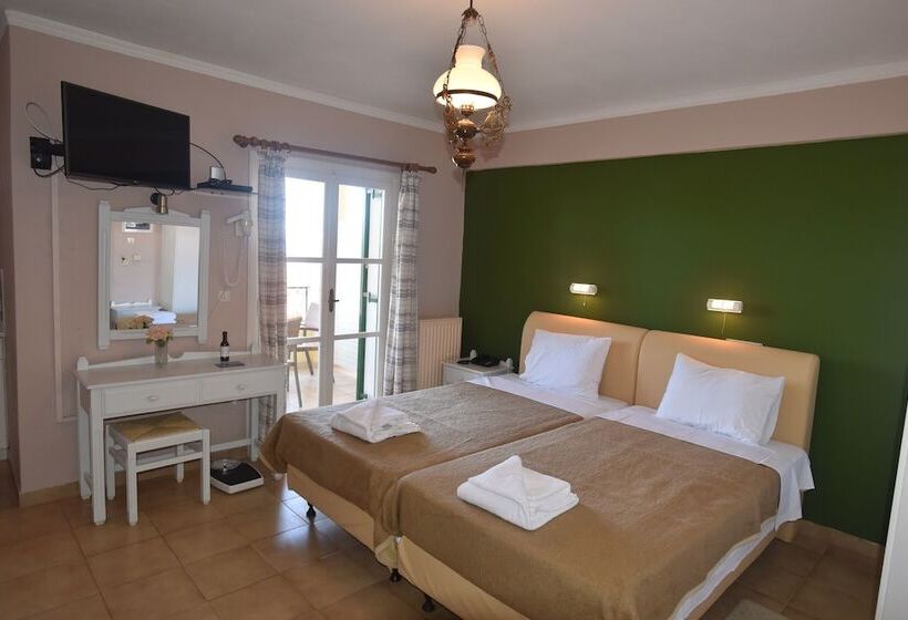 侧面带海景的标准工作室, Stella Hotel Apartments