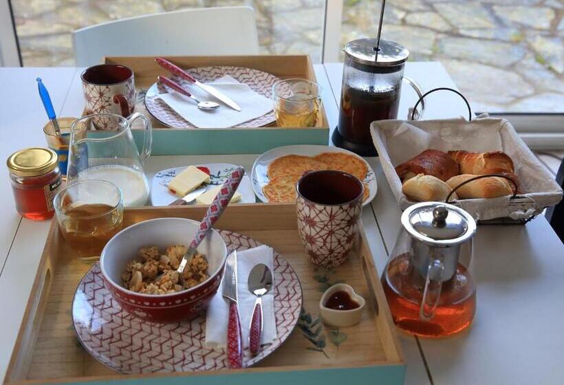 غرفة قياسية مطلّة علي الحديقة, Aux Arbres Chanteurs