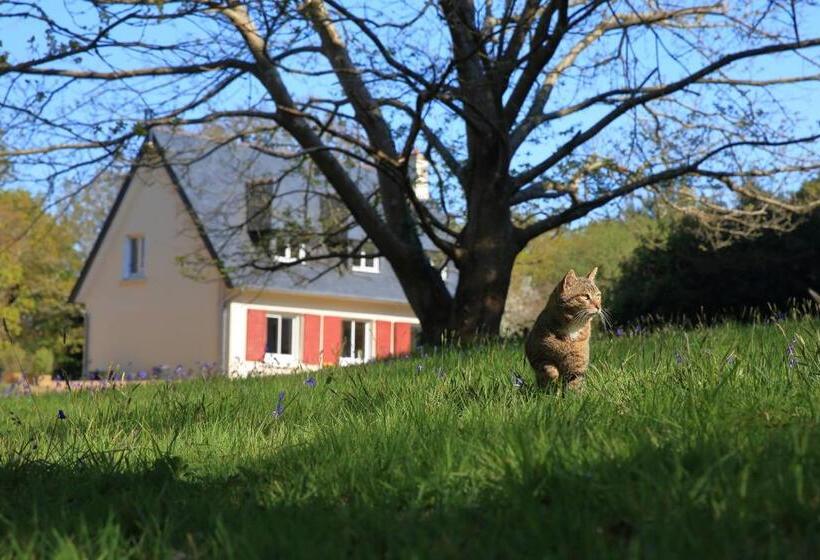 جناح عائلي, Aux Arbres Chanteurs