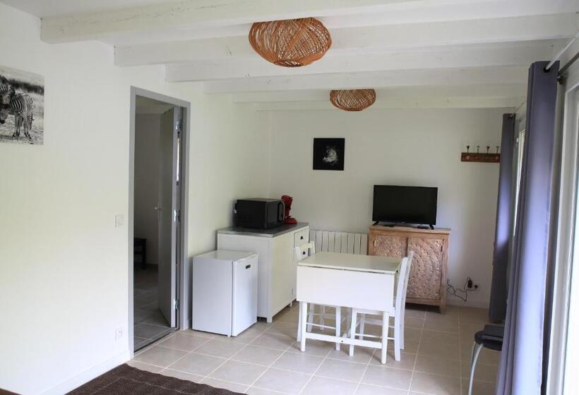 جناح عائلي, Aux Arbres Chanteurs