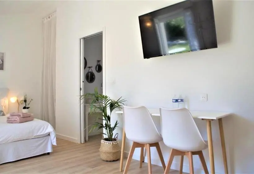 اتاق پریمیوم چهارنفره, Chambre D Hôtes De Charme Merbleuesoleil