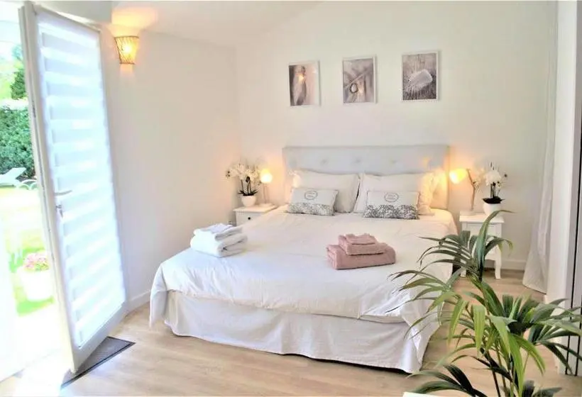 اتاق پریمیوم چهارنفره, Chambre D Hôtes De Charme Merbleuesoleil
