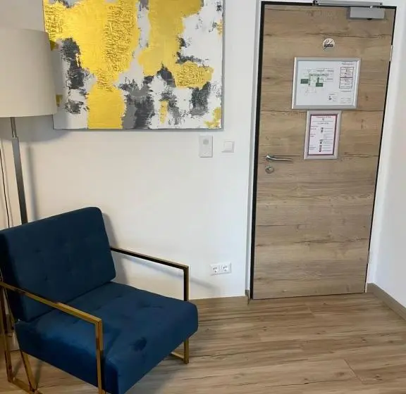 Quarto Estandar, A&c