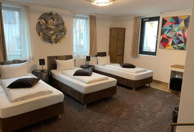 Quarto Triplo Estandar, A&c