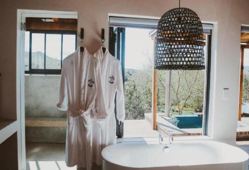 جناح مزود بجاكوزى, De Uijlenes