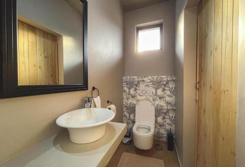 اتاق استاندارد, Le Bezz Guesthouse