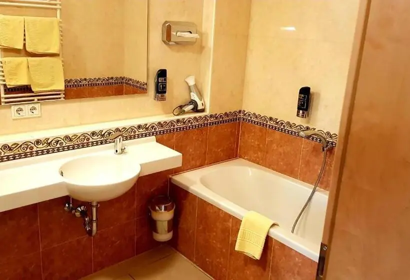 テラス付き１ベッドルームアパートメント, Villa Viktoria 1   Apartments   City Center