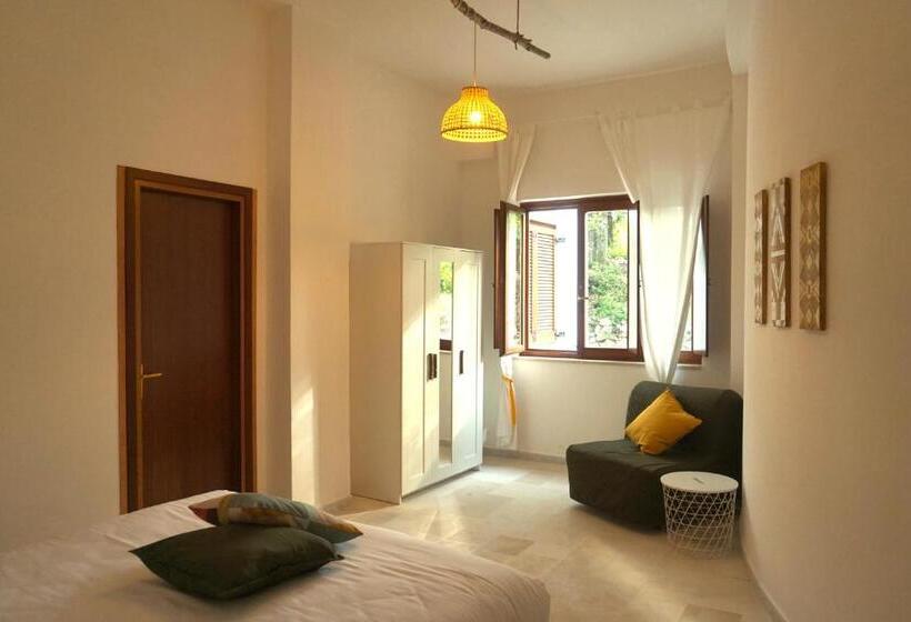 חדר קלאסי לשלושה, Dimore Montane