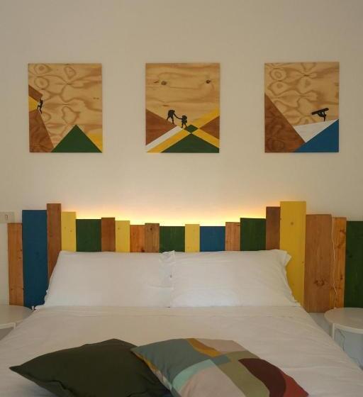 חדר קלאסי לשלושה, Dimore Montane