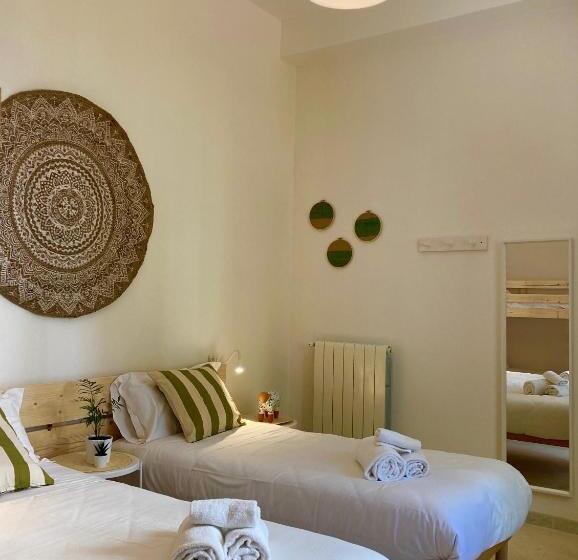 הכלכלה חדר לארבעה עם מקלחת משותפת, Dimore Montane