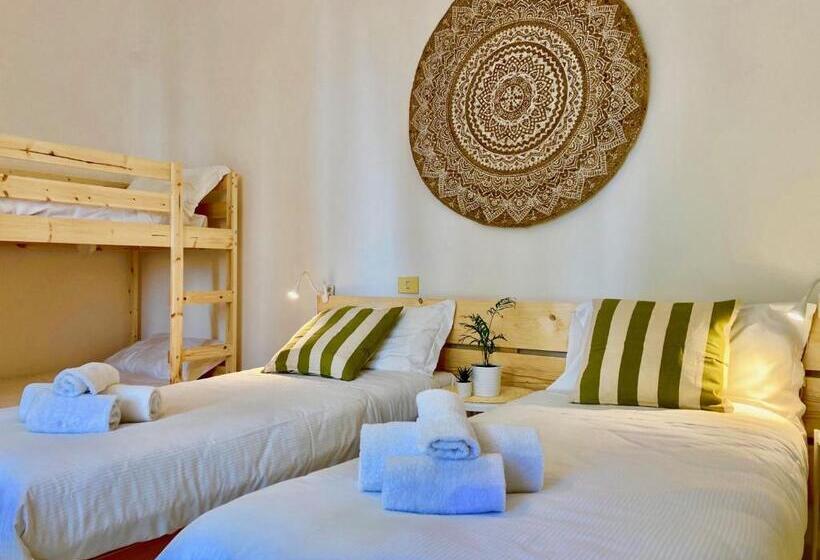 הכלכלה חדר לארבעה עם מקלחת משותפת, Dimore Montane