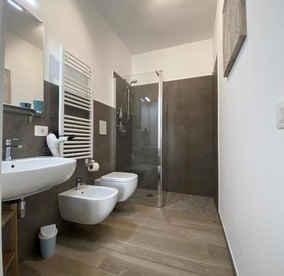 اتاق استاندارد سه تخته با بالکن, Barirooms   Carulli Suites