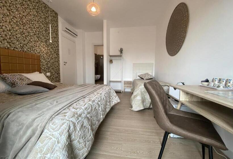 اتاق استاندارد سه تخته با بالکن, Barirooms   Carulli Suites