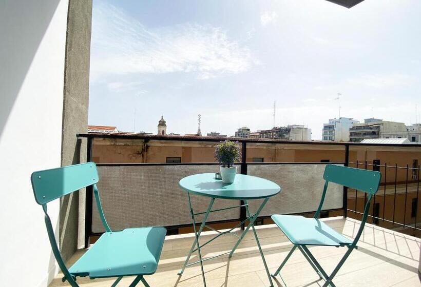 اتاق استاندارد سه تخته با بالکن, Barirooms   Carulli Suites