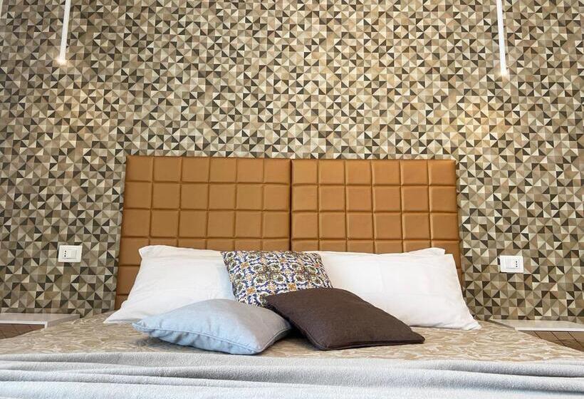 اتاق استاندارد سه تخته با بالکن, Barirooms   Carulli Suites