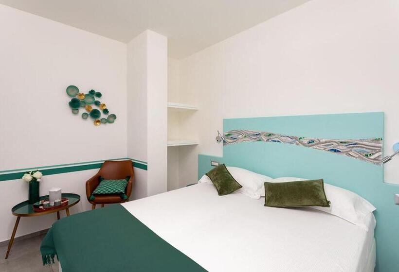 标准间, Little Square Arona