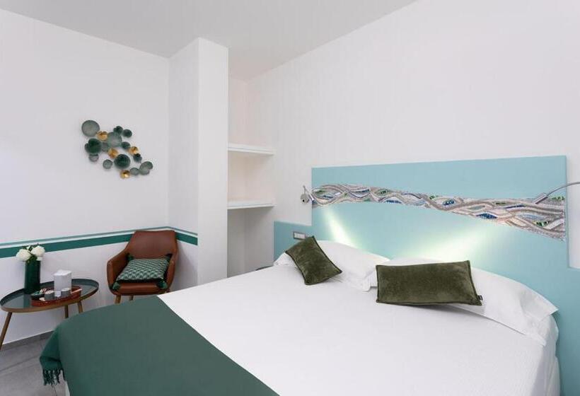 标准间, Little Square Arona