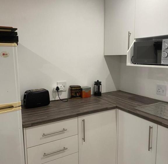 标准间, Vincents On Valley