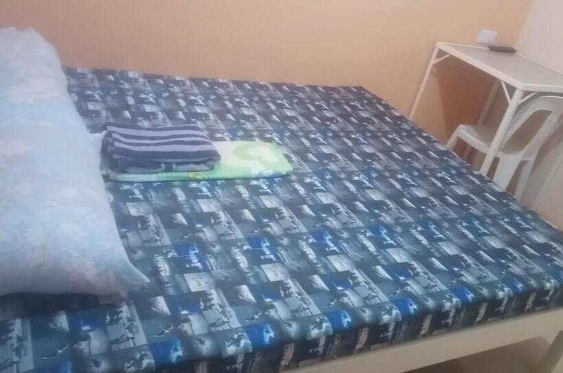 Pokój Ekonomiczny, Robie S Transientss