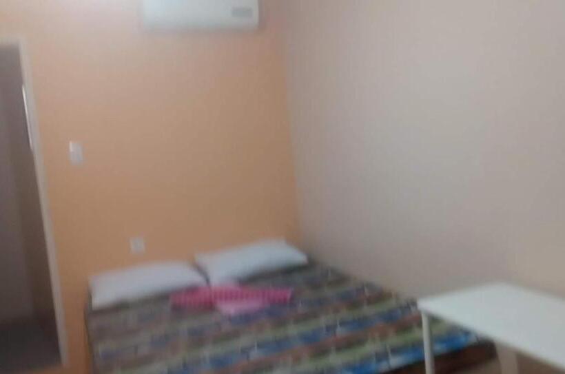 Pokój Ekonomiczny, Robie S Transientss