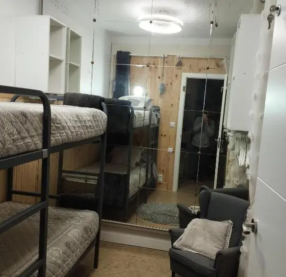 スタンダードルーム, Petite Chambre D Hôtes Lits Superposes Avec Salle De Bains Privee Chez Catherine A Reus