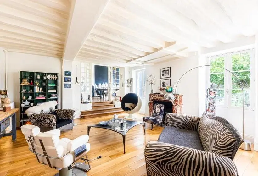 デラックススイート, La Villa Lauvray