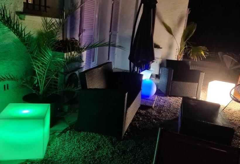 四人标准间, Mas Orféo