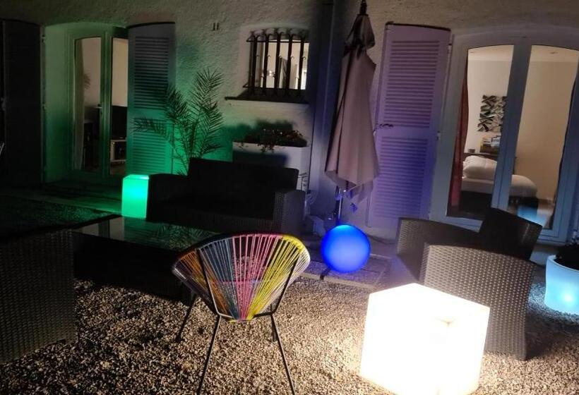 四人标准间, Mas Orféo