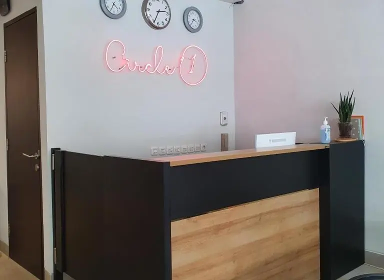 Standard Room, Circle One