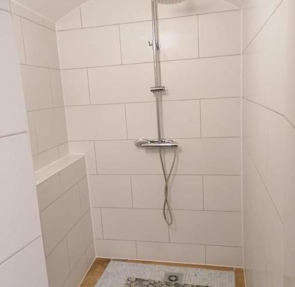 Номер Стандарт, Kunstgasse 4+5