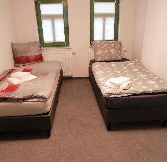 Номер Стандарт, Kunstgasse 4+5