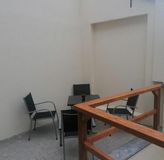 Номер Стандарт, Kunstgasse 4+5